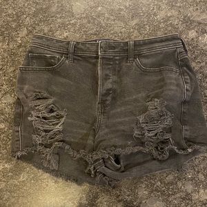 Hollister, Size 7, W28, Curvy High-Rise Mom Short 3”